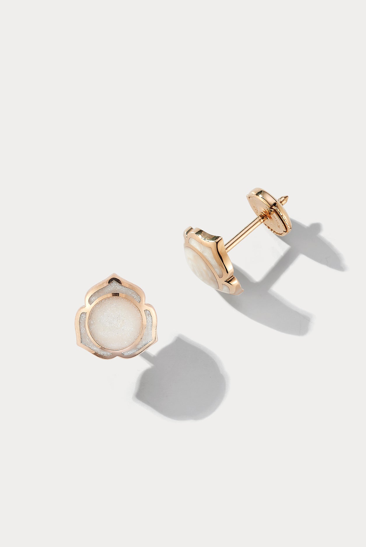 Heartnote Rose Gold and Pearl Ceramic Earstuds - Ammrada