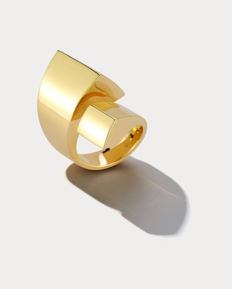 gold Color V Shape Design Simple Jewelry Ring for Trendy Women with Po
